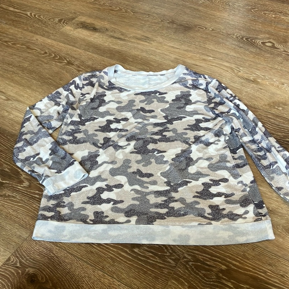 Zyia Lg Camo Top